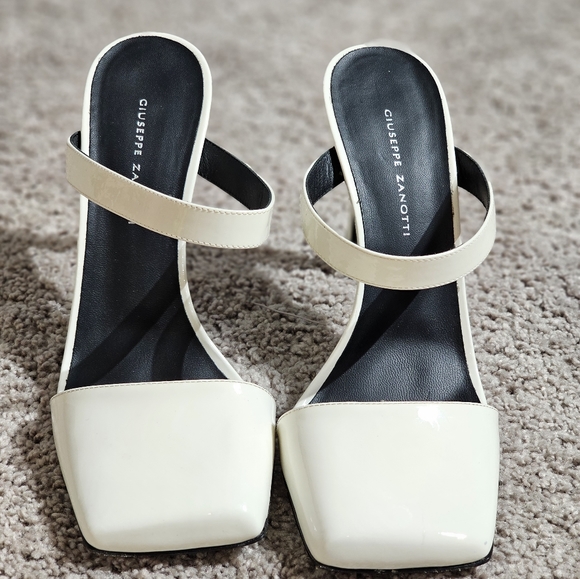 Beautiful mules - Picture 2 of 2